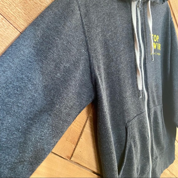 Top Wire Hop Project Llama Zip-up Gray Hoodie Sz Small, Unisex fit - Picture 12 of 13
